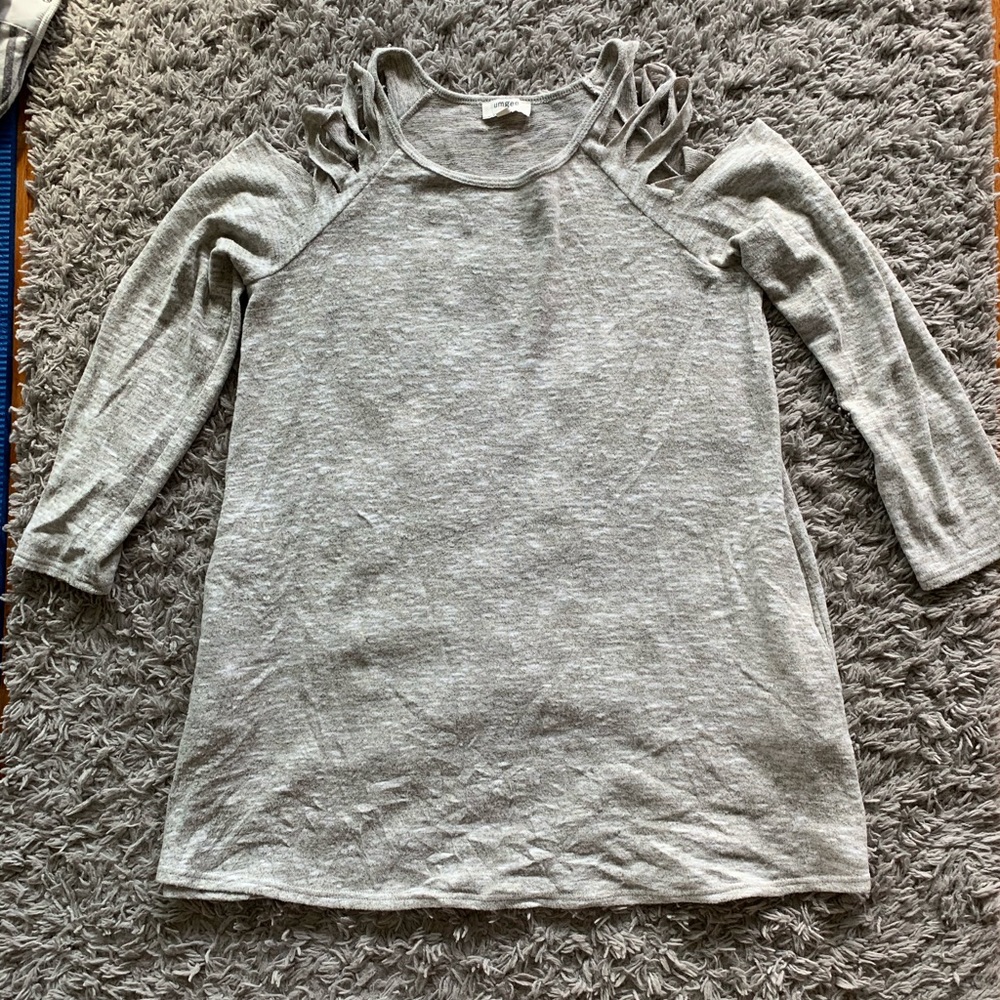 Umgee tunic with shoulder cutouts